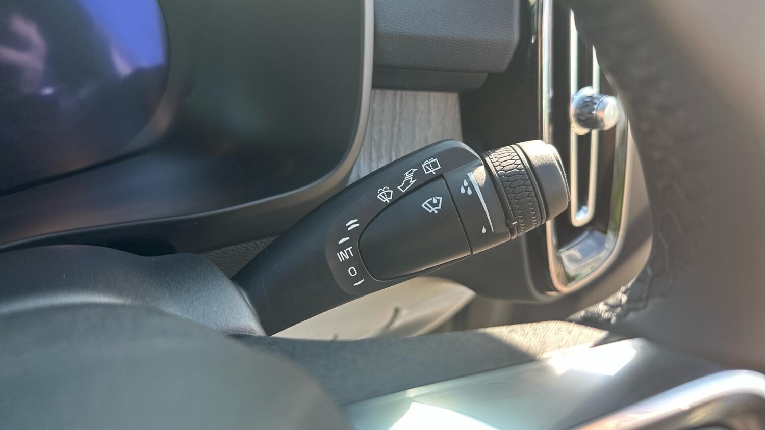 Used Volvo XC40 2025 for sale - 77672977: Photo 21