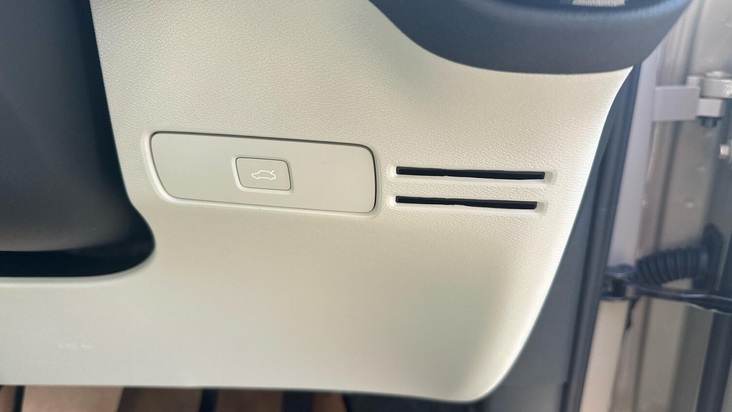 Used Volvo XC40 2025 for sale - 77672977: Photo 34