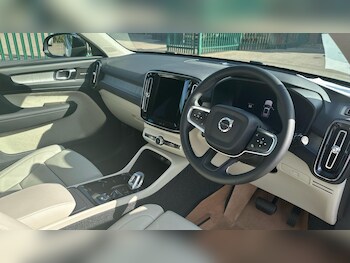 Used Volvo XC40 2025 for sale - 77672977: Photo