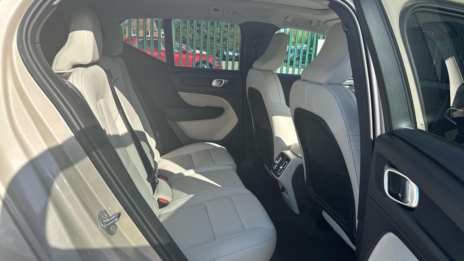 Used Volvo XC40 2025 for sale - 77672977: Photo 6