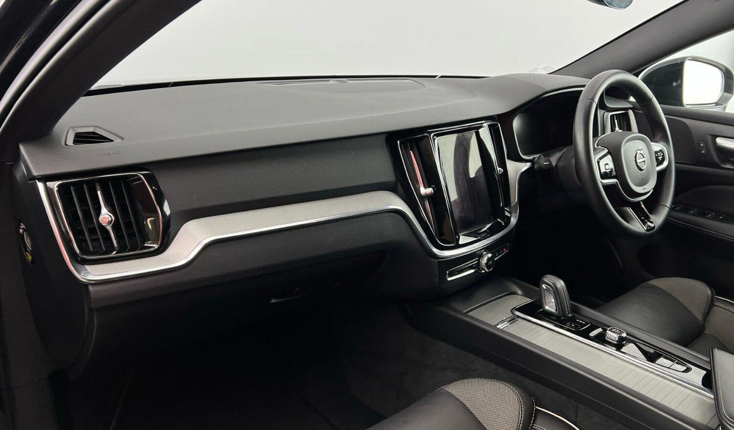 Used Volvo V60 2022 for sale - 77673055: Photo 13