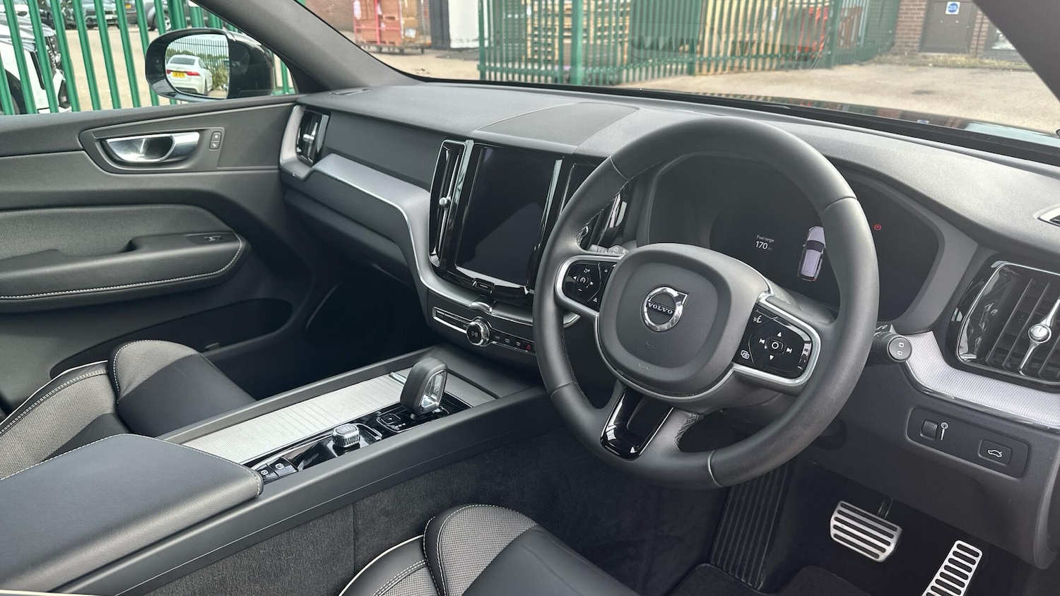 Used Volvo XC60 2022 for sale - 76306465: Photo 4