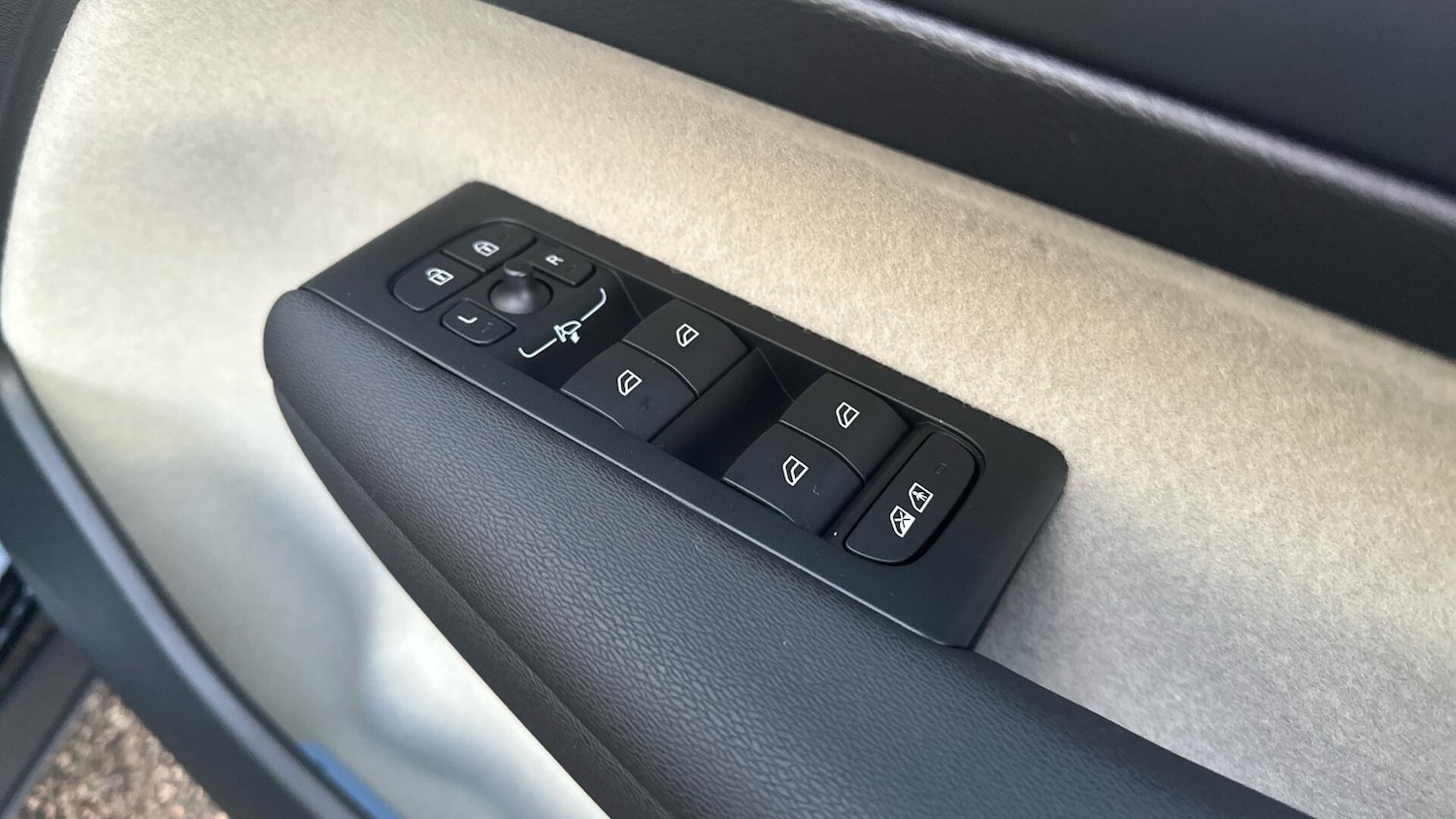 Used Volvo XC40 2025 for sale - 77156771: Photo 22