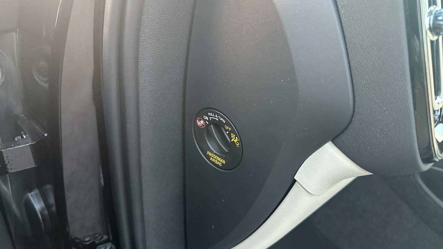 Used Volvo XC40 2025 for sale - 77156771: Photo 47