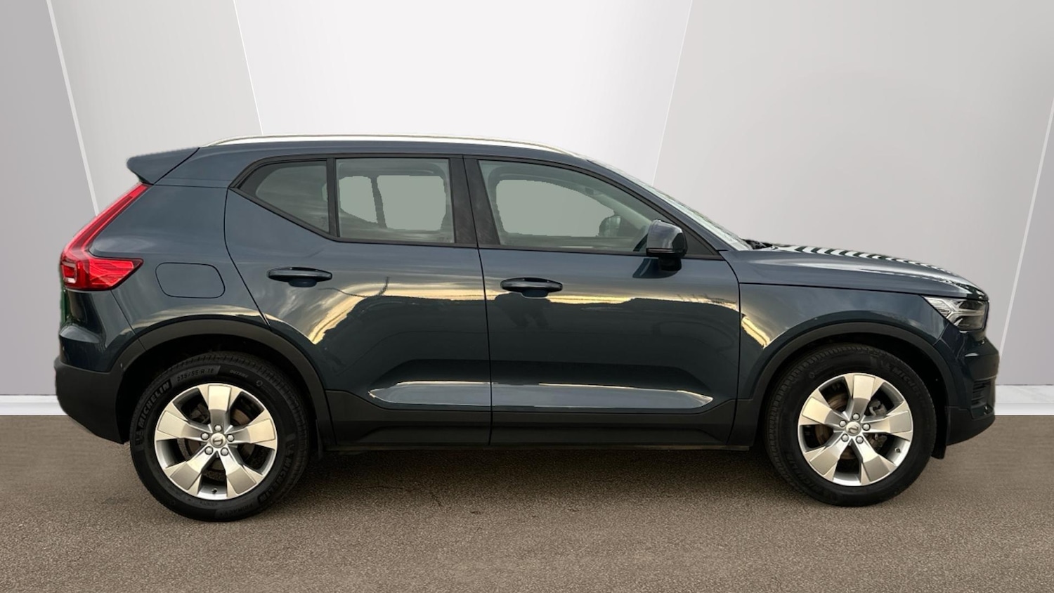 Used Volvo XC40 2021 for sale - 76307630: Photo 3