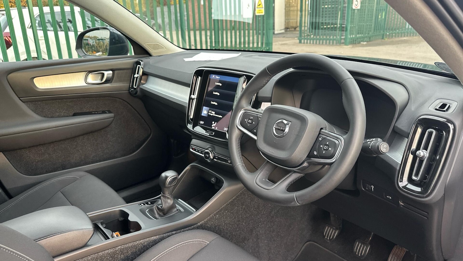 Used Volvo XC40 2021 for sale - 76307630: Photo 4