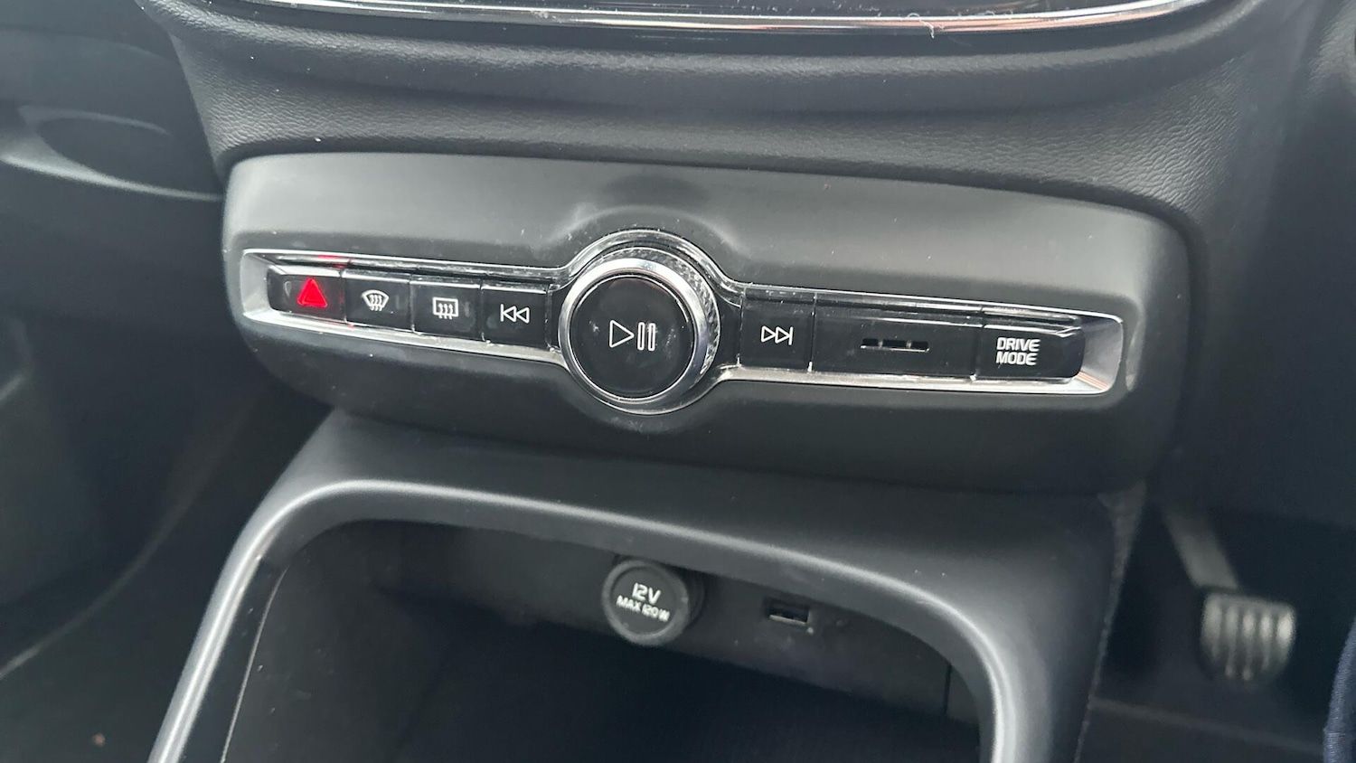 Used Volvo XC40 2021 for sale - 76307630: Photo 43