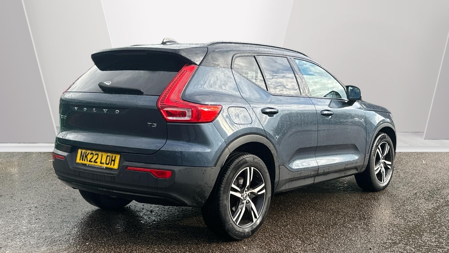 Used Volvo XC40 2022 for sale - 76306909: Photo 2