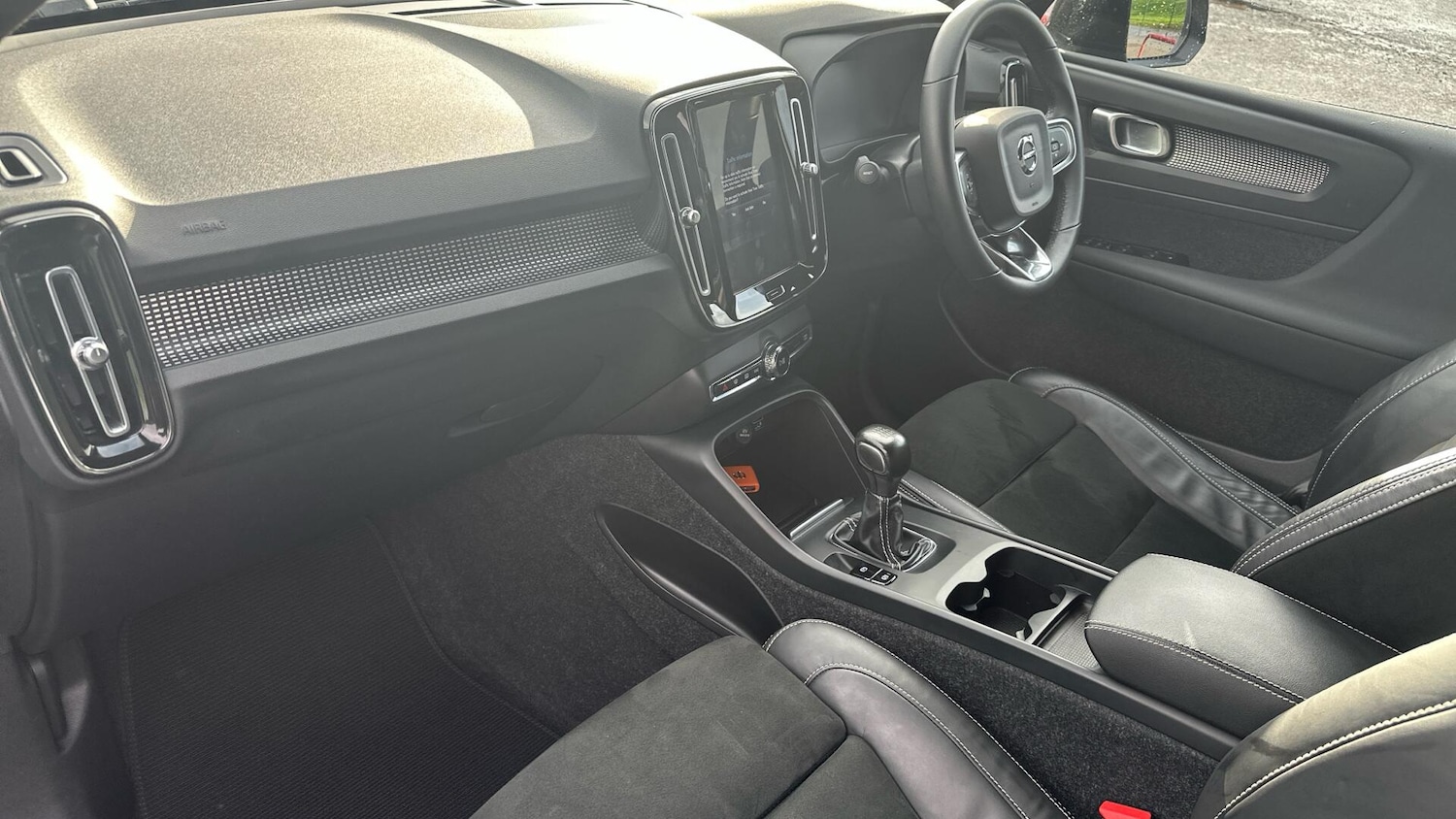 Used Volvo XC40 2022 for sale - 76306909: Photo 35