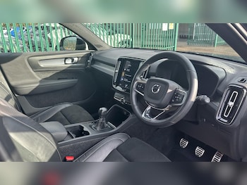 Used Volvo XC40 2022 for sale - 76306909: Photo