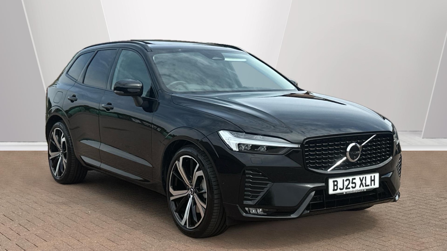 Used Volvo XC60 2025 for sale - 76307353: Photo 1