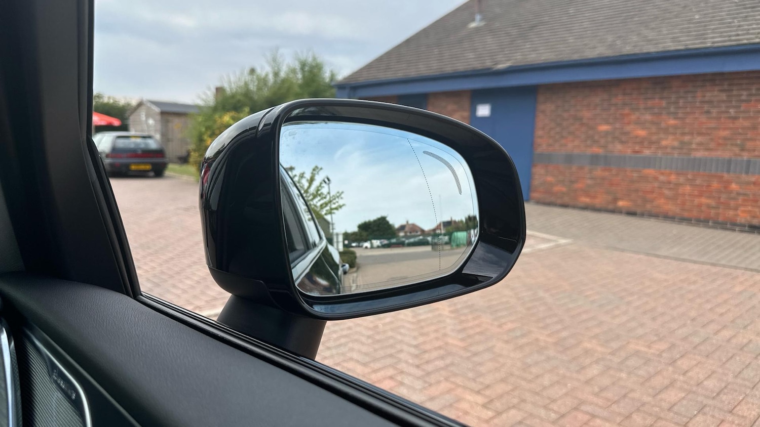 Used Volvo XC60 2025 for sale - 76307353: Photo 31