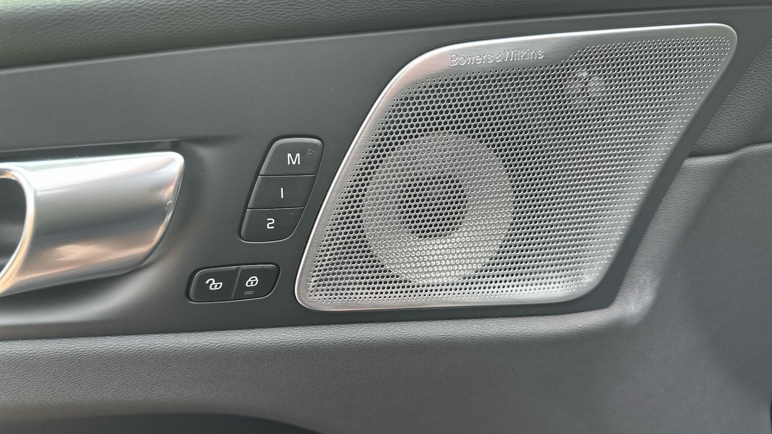 Used Volvo XC60 2025 for sale - 76307353: Photo 46