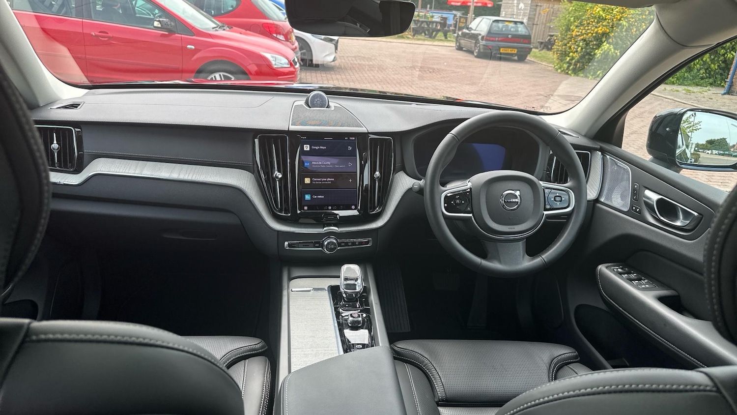 Used Volvo XC60 2025 for sale - 76307353: Photo 5