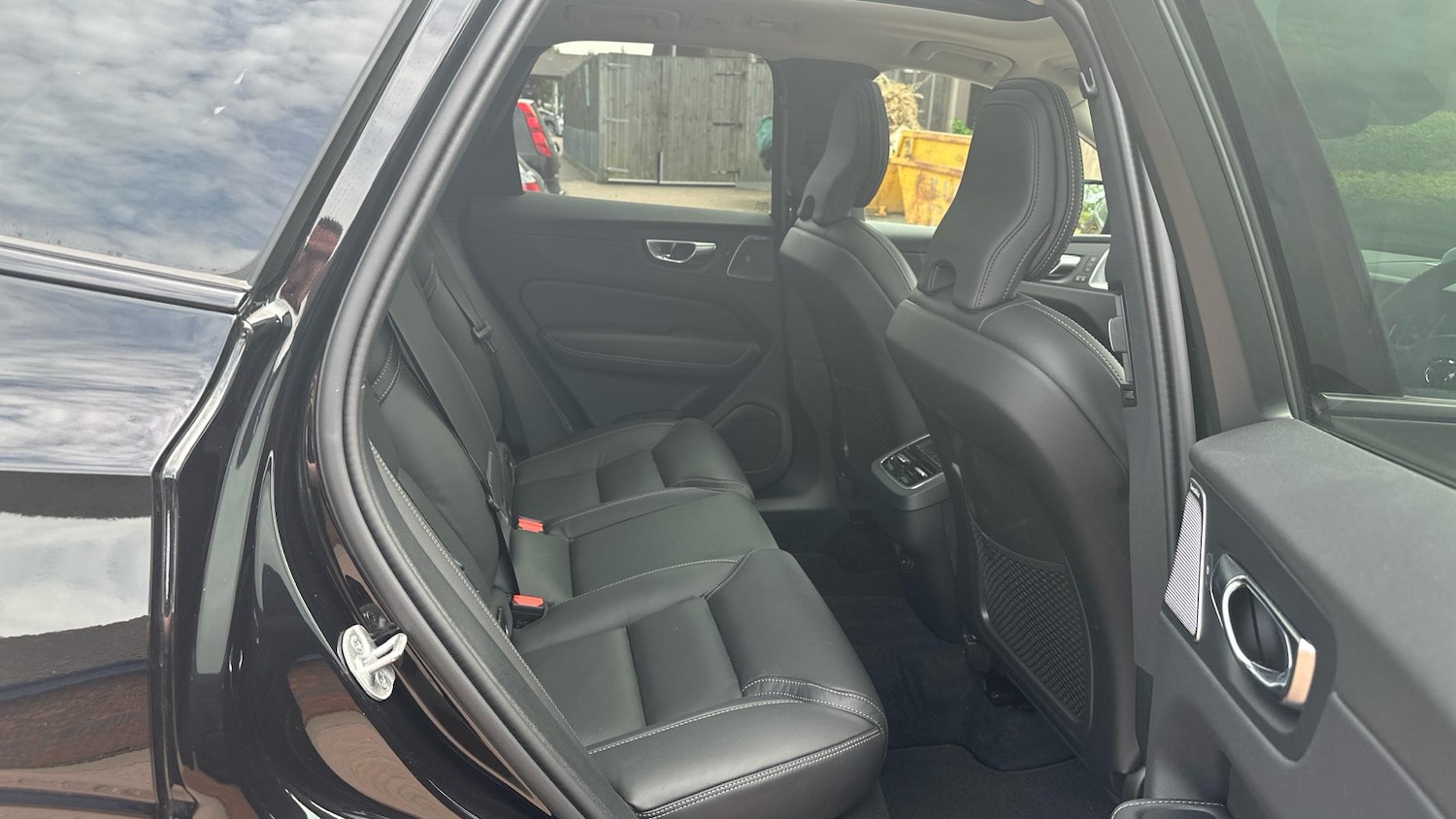 Used Volvo XC60 2025 for sale - 76307353: Photo 6