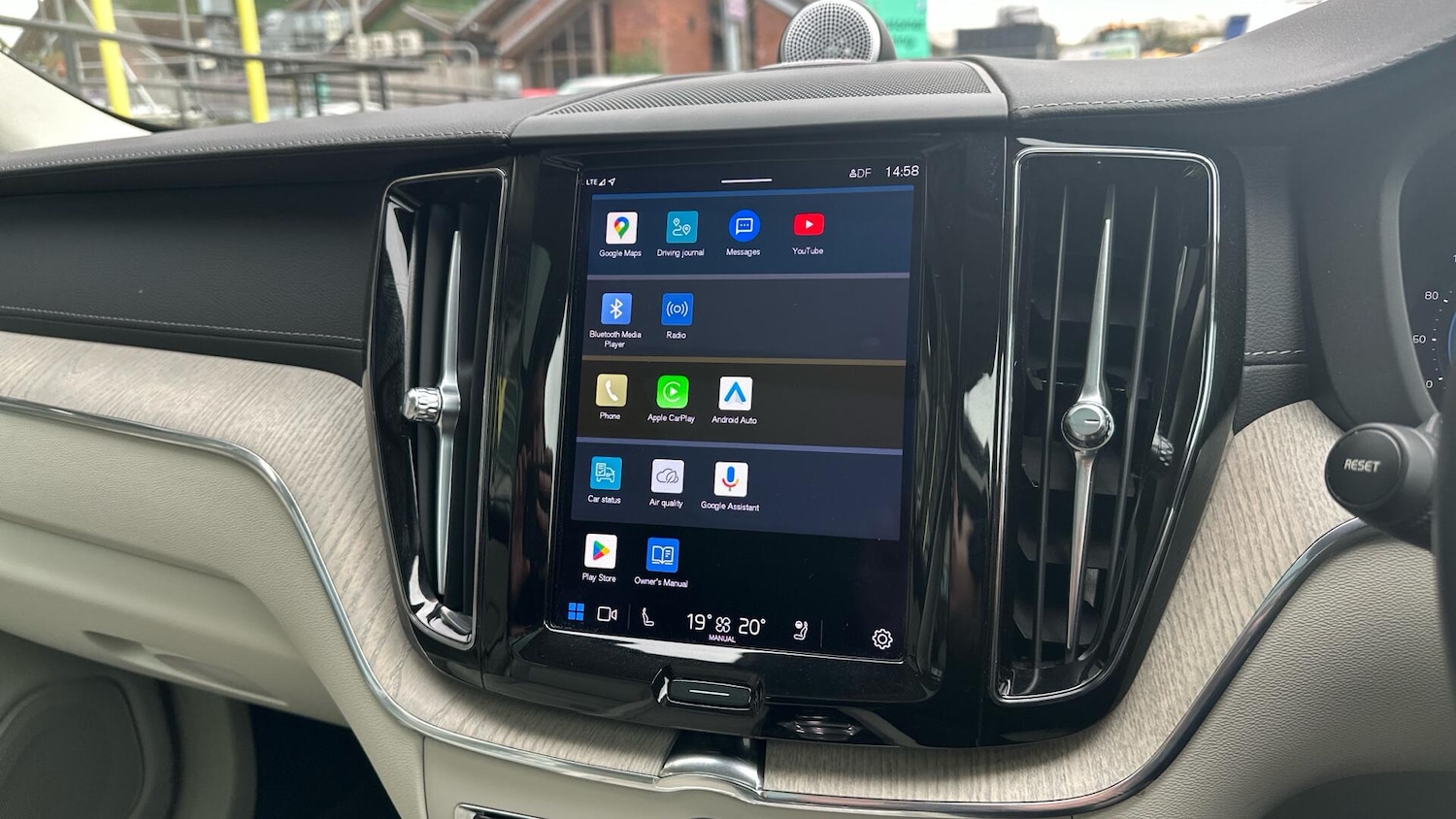 Used Volvo XC60 2022 for sale - 76484650: Photo 12