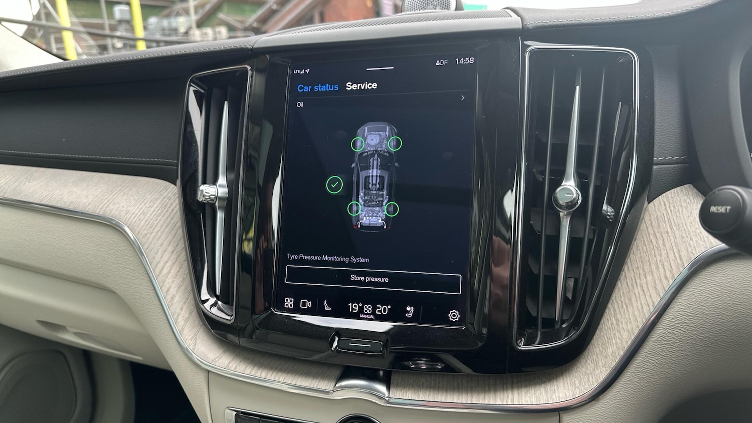 Used Volvo XC60 2022 for sale - 76484650: Photo 14