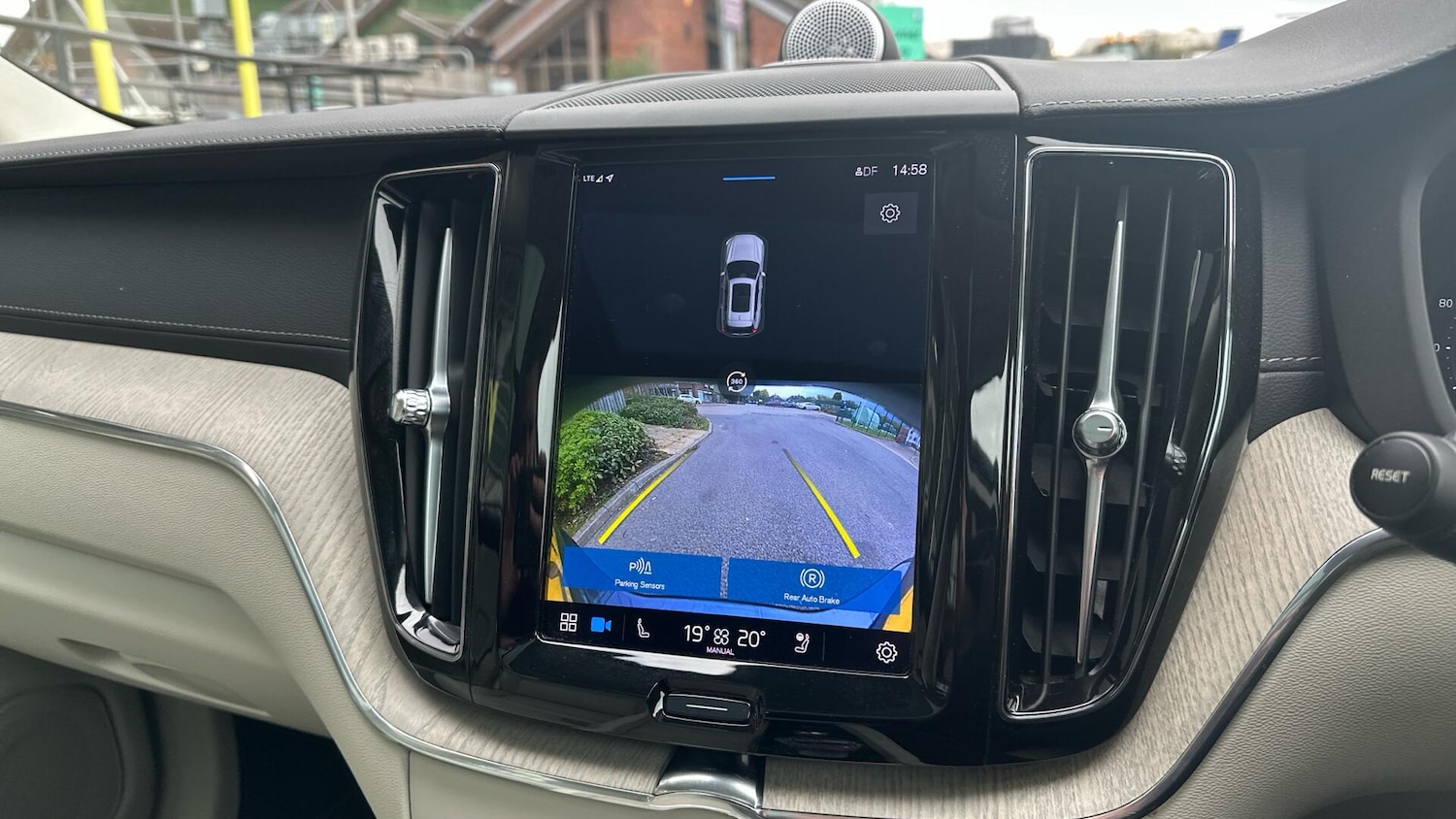 Used Volvo XC60 2022 for sale - 76484650: Photo 17