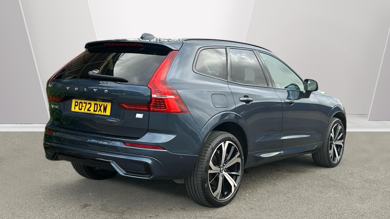 Used Volvo XC60 2022 for sale - 76484650: Photo 2