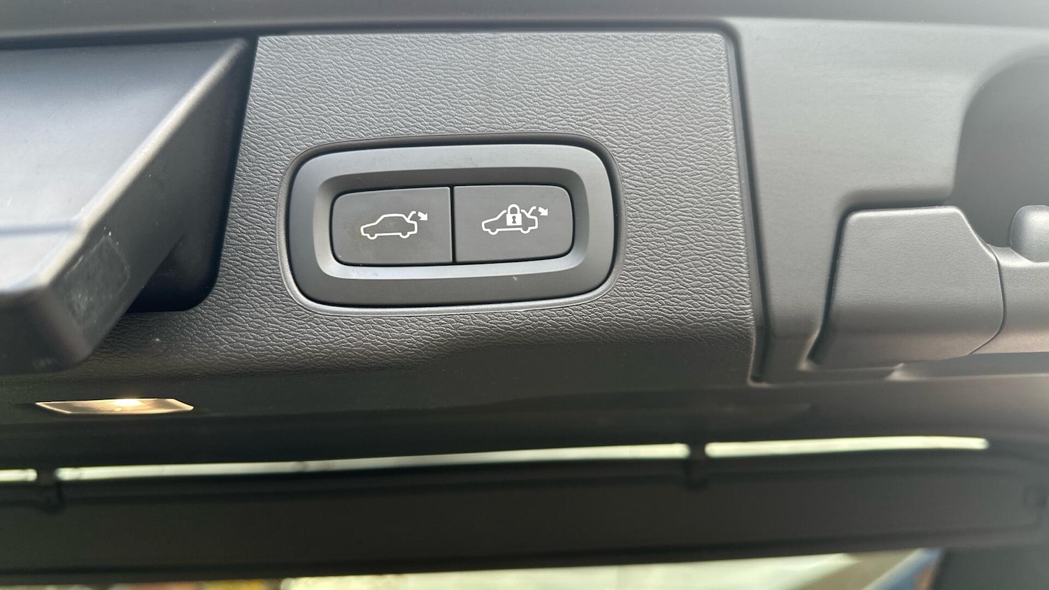 Used Volvo XC60 2022 for sale - 76484650: Photo 30