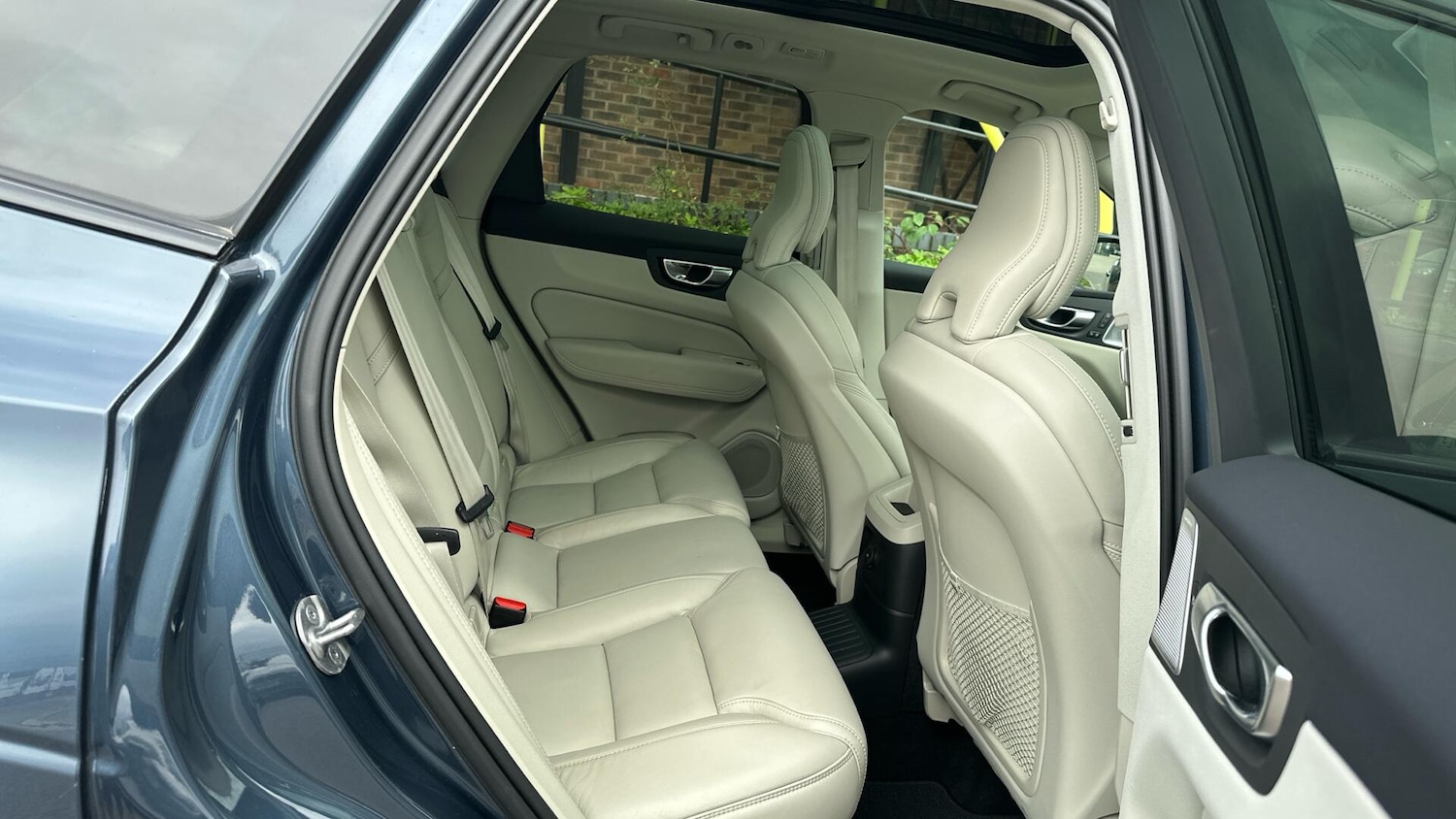 Used Volvo XC60 2022 for sale - 76484650: Photo 6