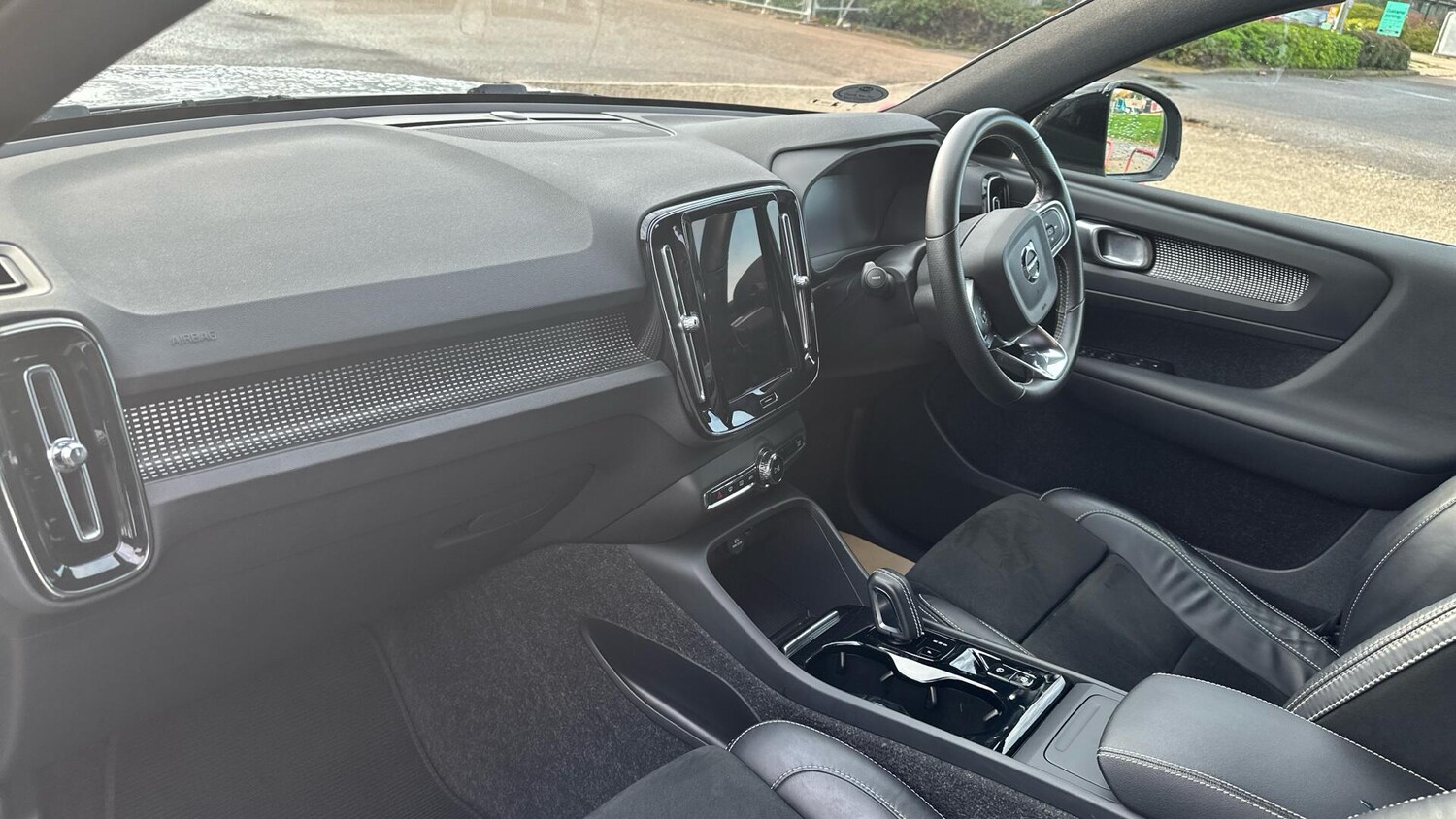 Used Volvo XC40 2021 for sale - 77940115: Photo 39