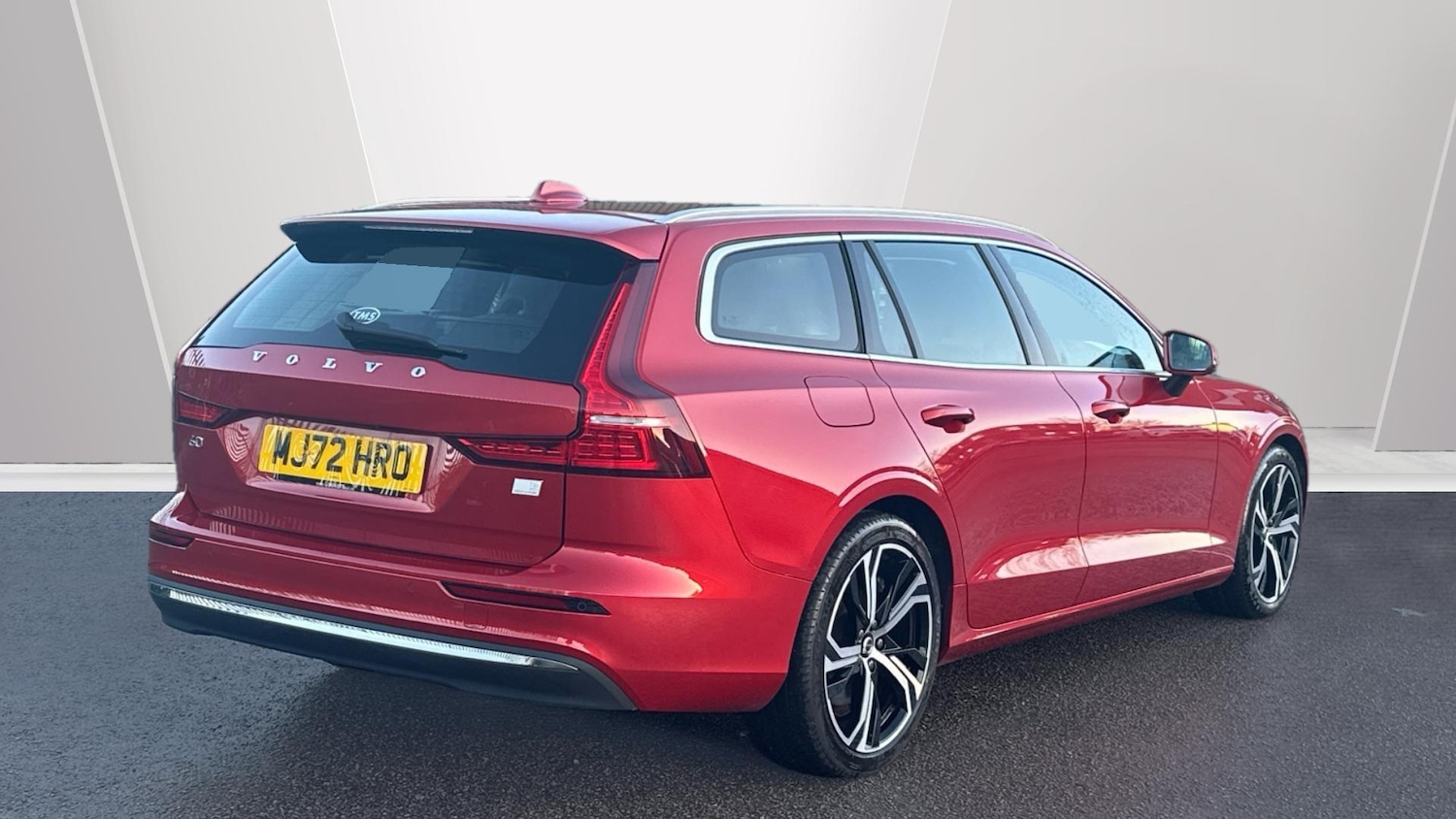 Used Volvo V60 2022 for sale - 76886092: Photo 2