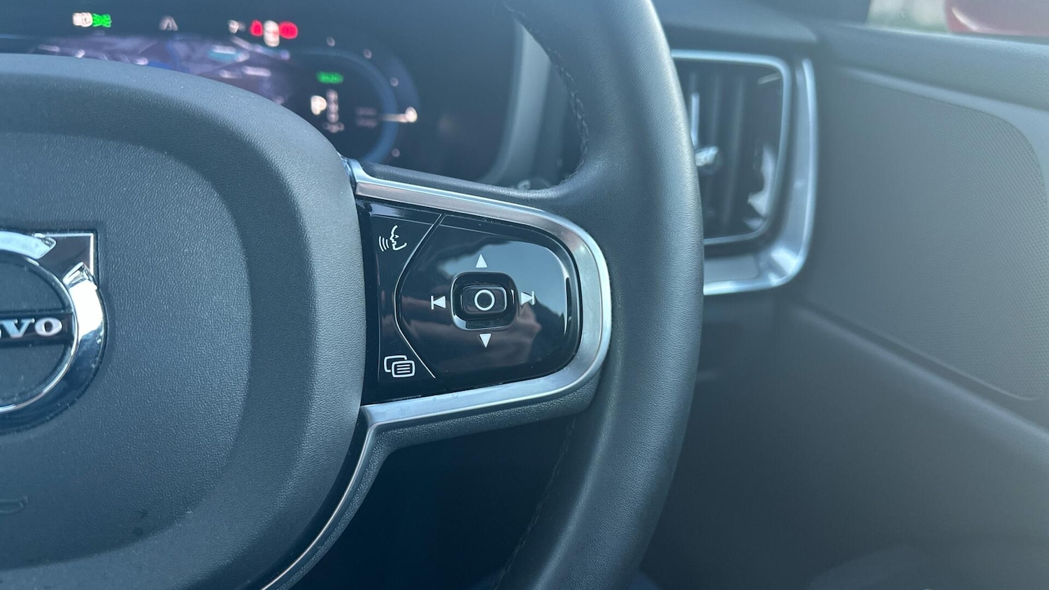 Used Volvo V60 2022 for sale - 76886092: Photo 20