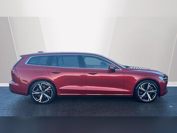 Used Volvo V60 2022 for sale - 76886092: Photo