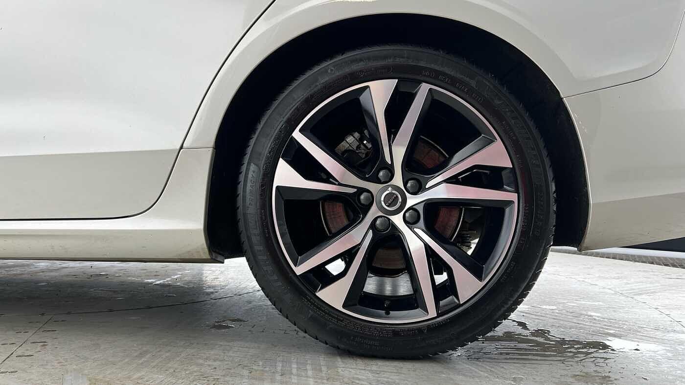 Used Volvo V60 2021 for sale - 77673074: Photo 4