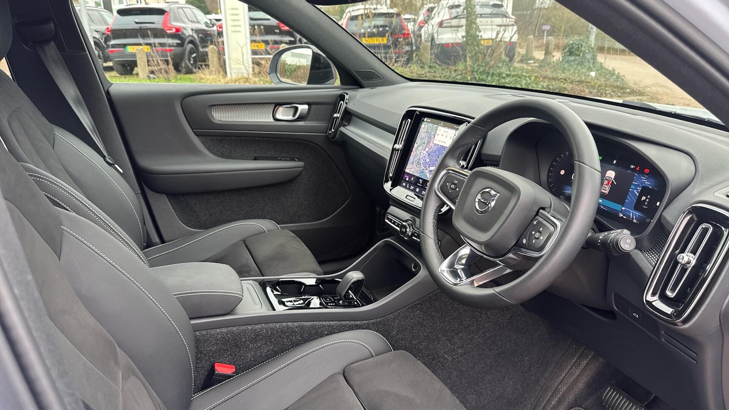 Used Volvo XC40 2025 for sale - 77673167: Photo 4