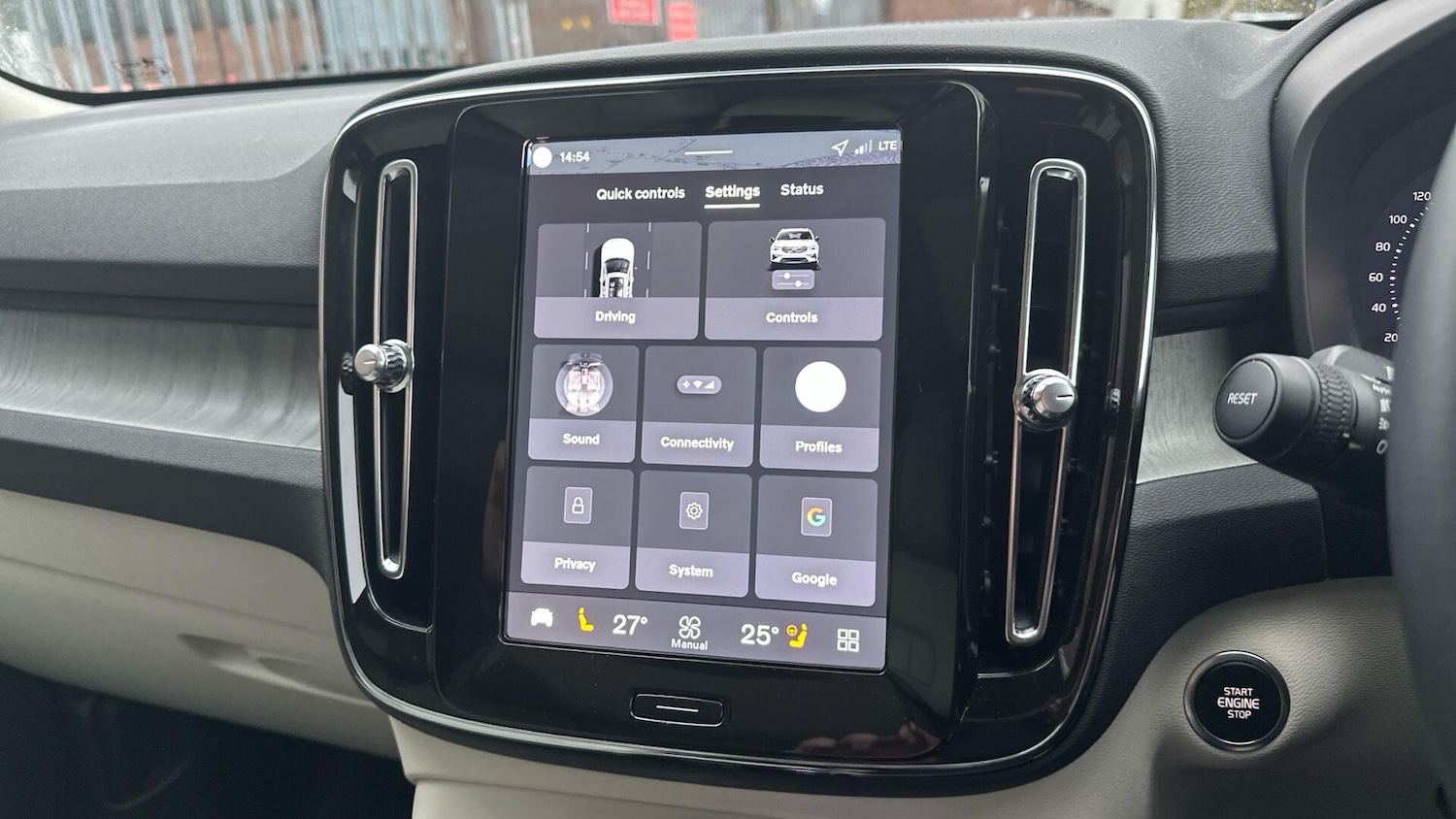 Used Volvo XC40 2025 for sale - 76307752: Photo 15