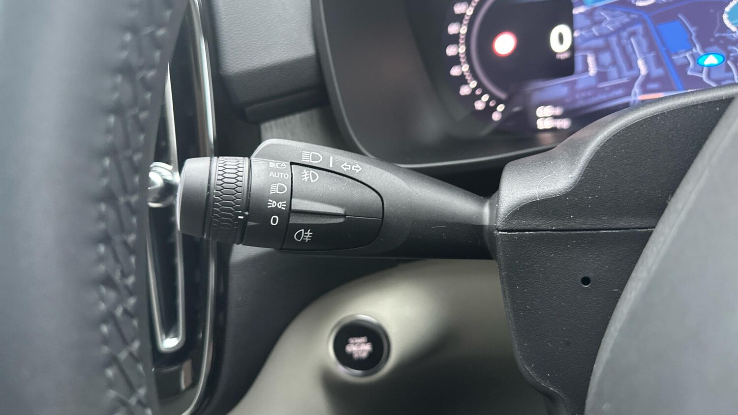 Used Volvo XC40 2025 for sale - 76307752: Photo 18