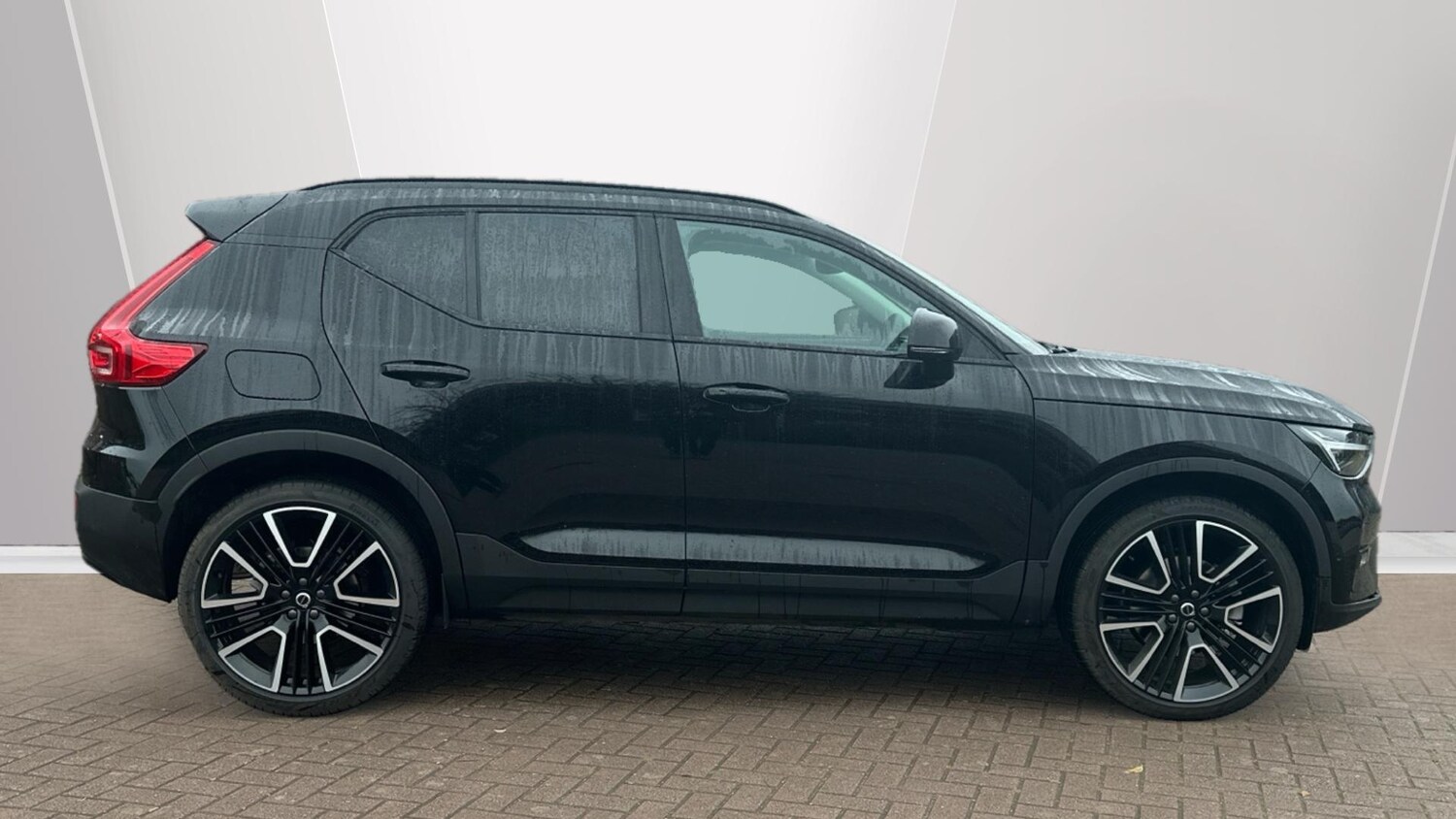 Used Volvo XC40 2025 for sale - 76307752: Photo 3