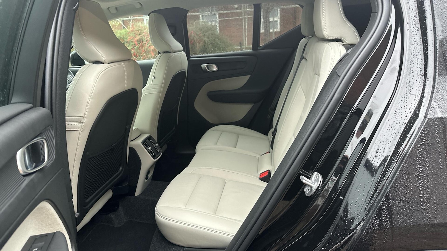 Used Volvo XC40 2025 for sale - 76307752: Photo 30