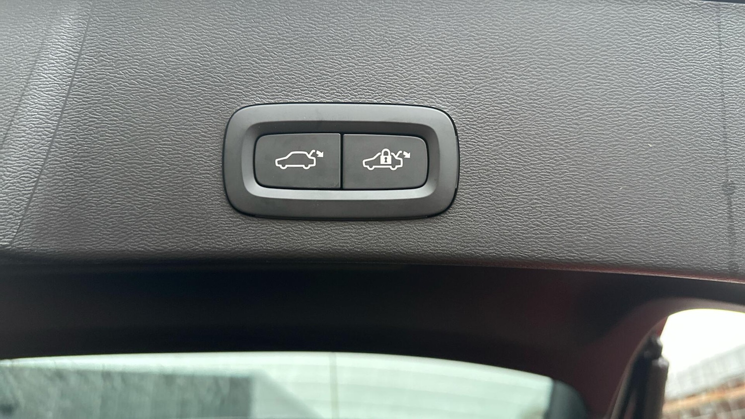 Used Volvo XC40 2025 for sale - 76307752: Photo 31