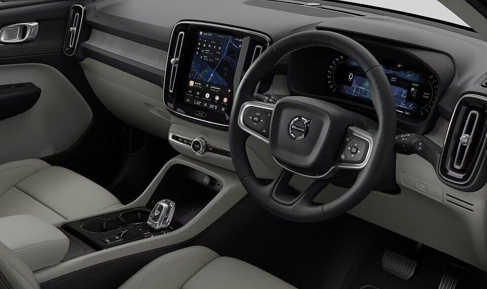 Used Volvo XC40 for sale - 77305338: Photo 2