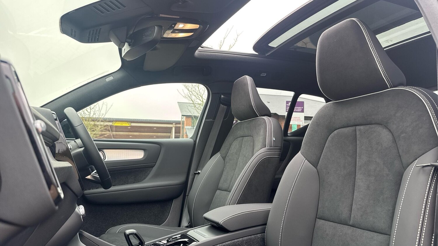 Used Volvo XC40 for sale - 77824424: Photo 24