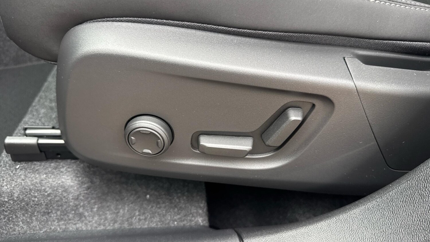 Used Volvo XC40 for sale - 77824424: Photo 26