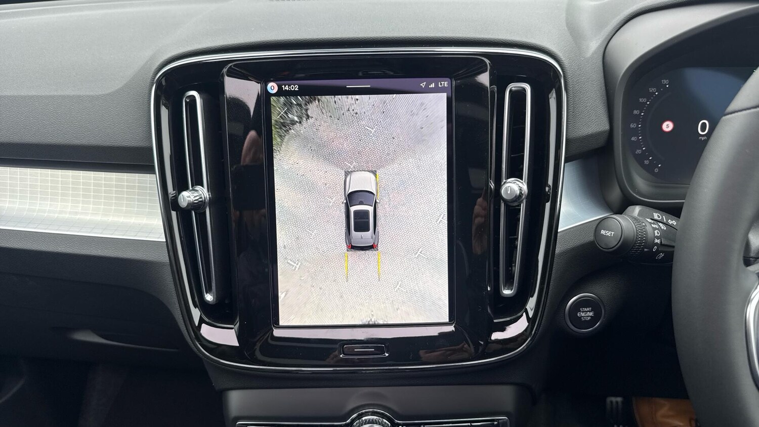 Used Volvo XC40 for sale - 77824424: Photo 38