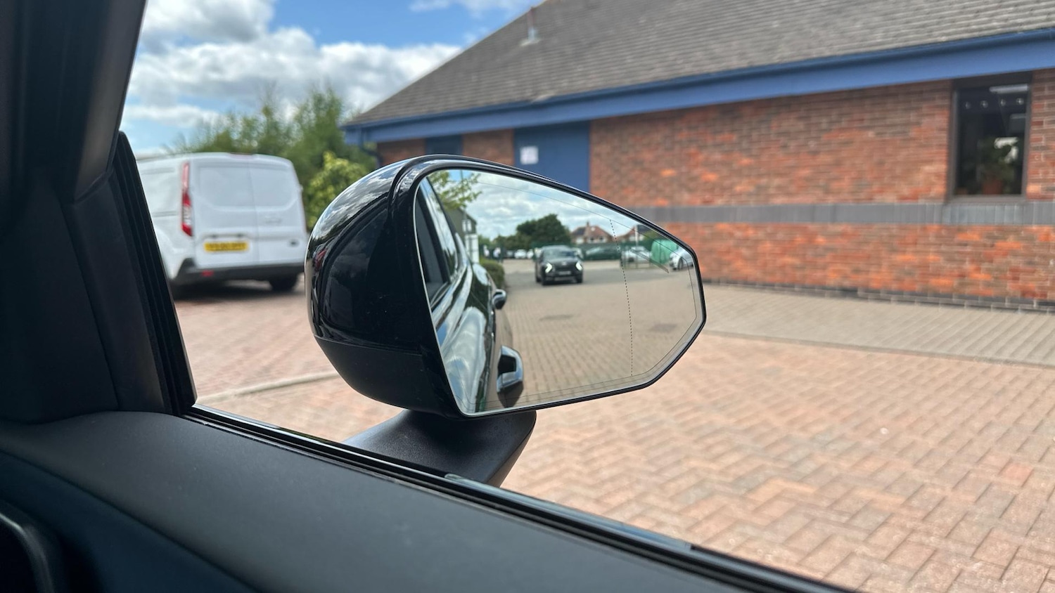 Used Volvo EX30 2025 for sale - 76307238: Photo 30