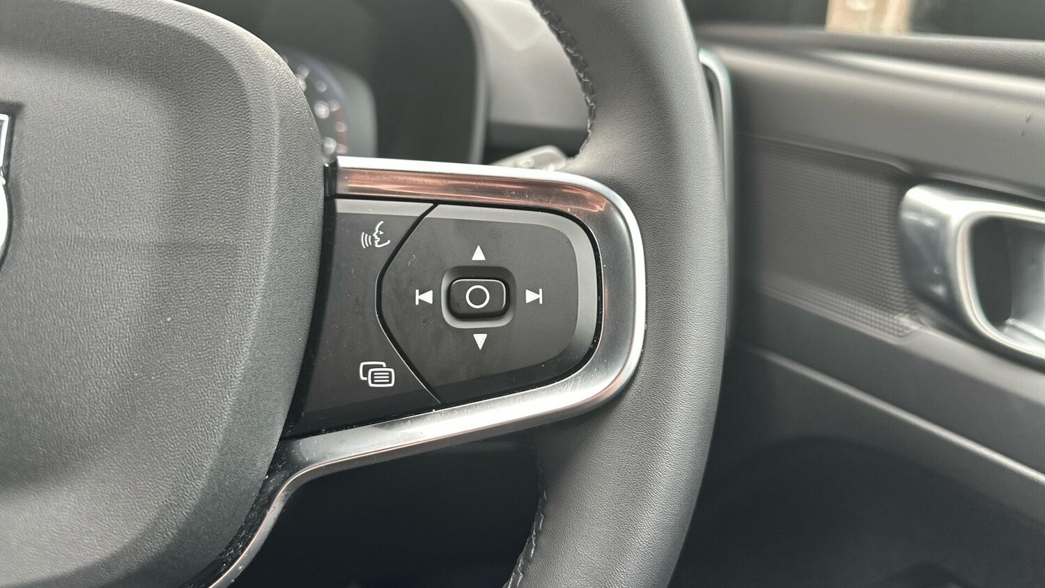 Used Volvo XC40 2021 for sale - 77496190: Photo 19