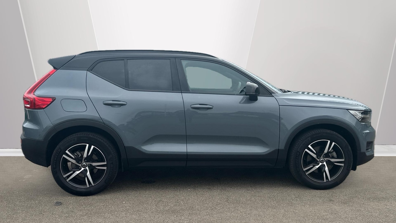 Used Volvo XC40 2021 for sale - 77496190: Photo 3