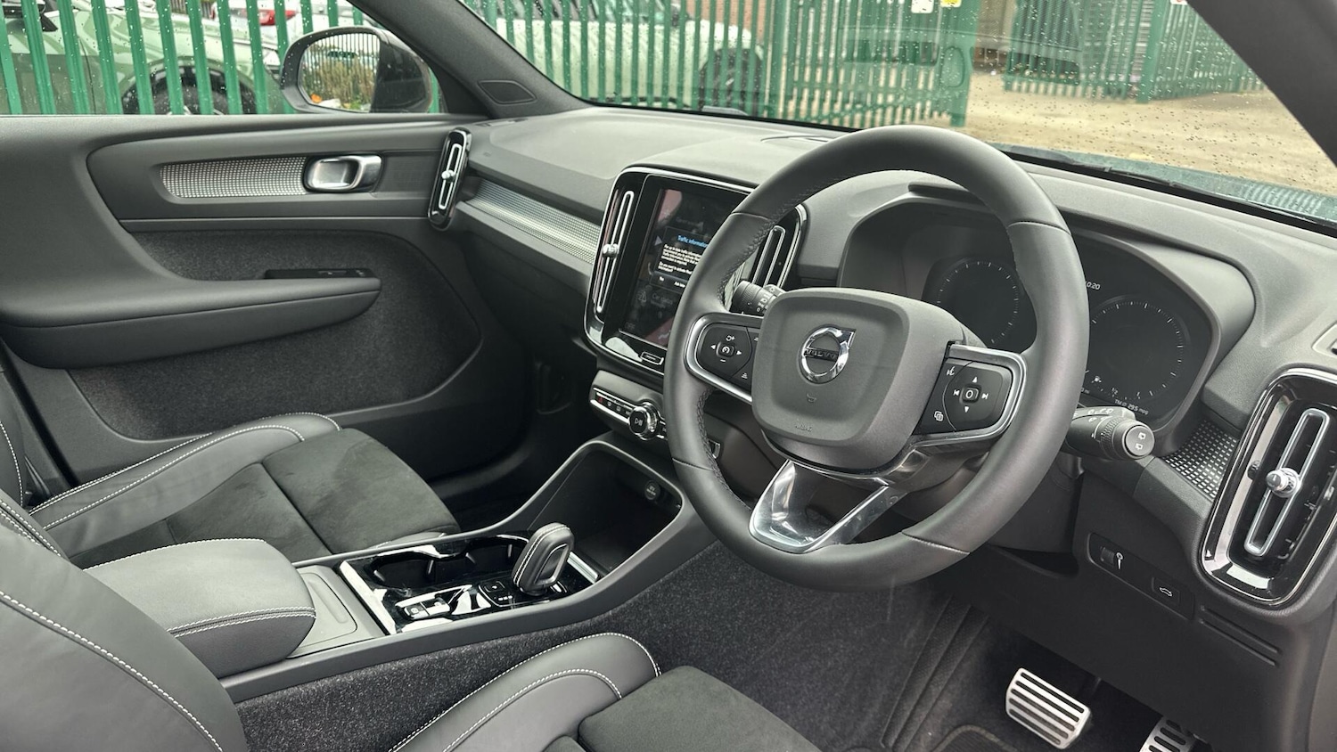 Used Volvo XC40 2021 for sale - 77496190: Photo 4