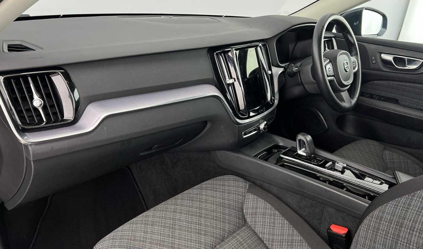 Used Volvo V60 2021 for sale - 77387482: Photo 2