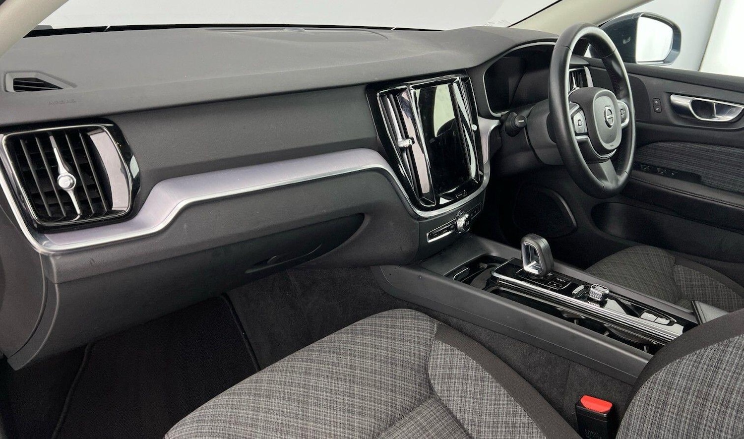 Used Volvo V60 2021 for sale - 77387482: Photo 5