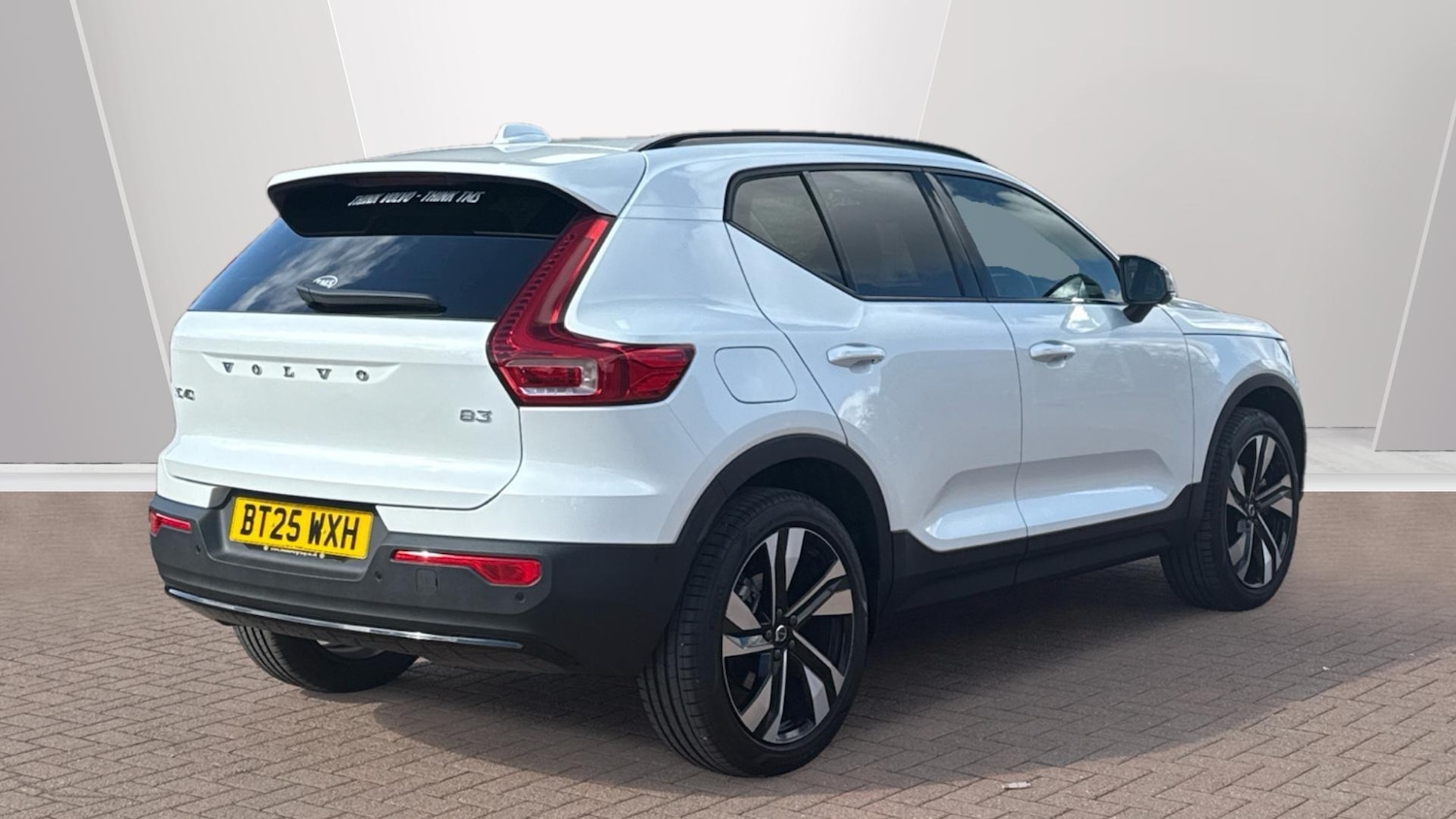 Used Volvo XC40 2025 for sale - 77510804: Photo 2