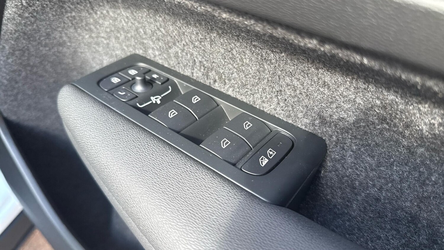 Used Volvo XC40 2025 for sale - 77510804: Photo 22