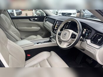 Used Volvo XC60 2017 for sale - 77424591: Photo