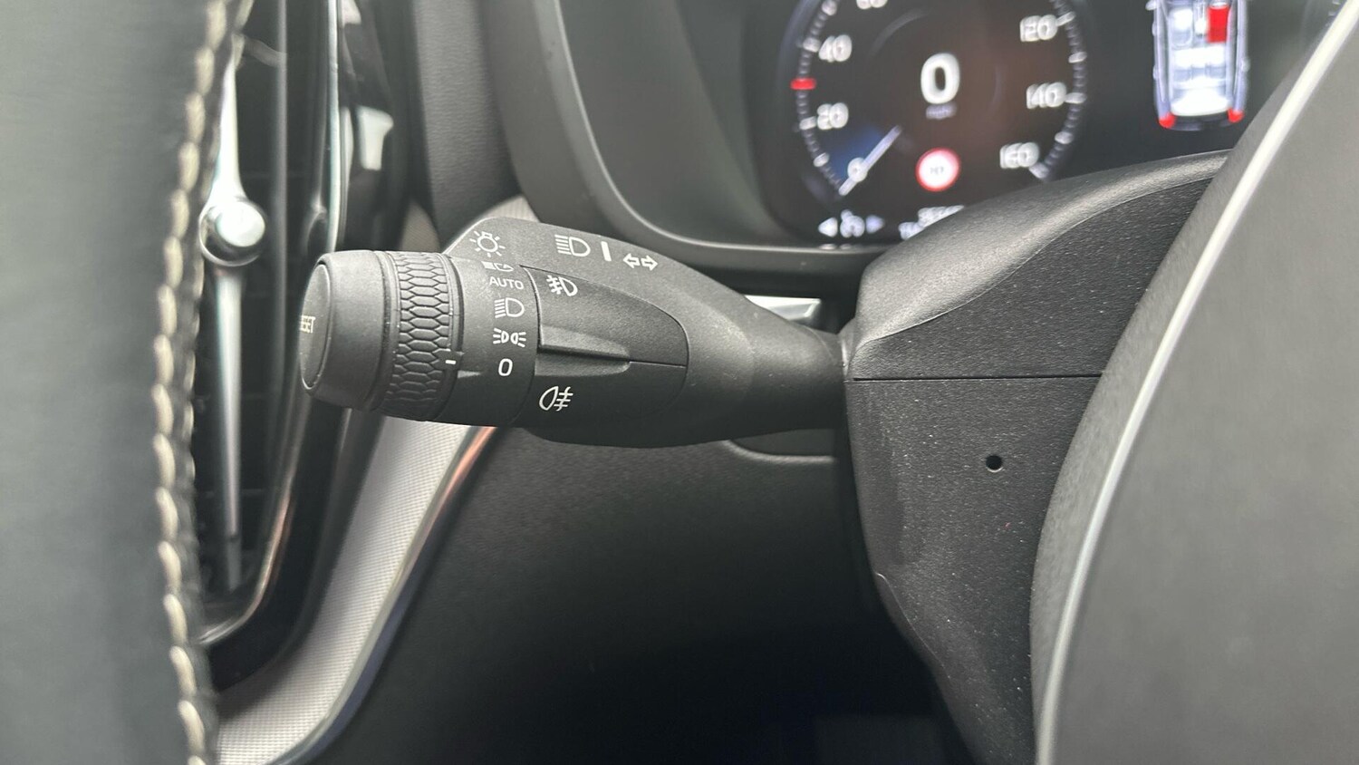 Used Volvo XC60 2021 for sale - 76306365: Photo 18